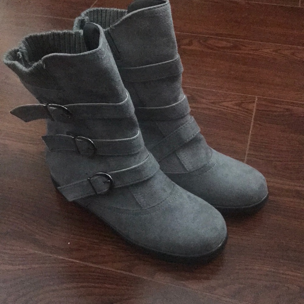 Casual boots